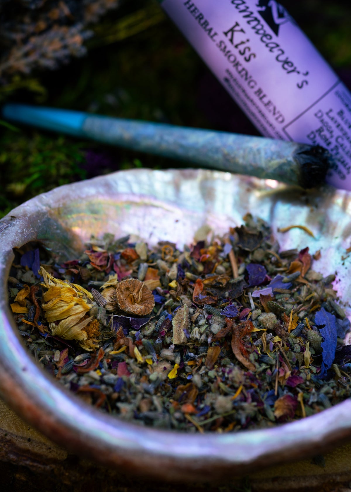 Herbal Smoking Blend: Dreamweaver’s Kiss Pre-Rolls